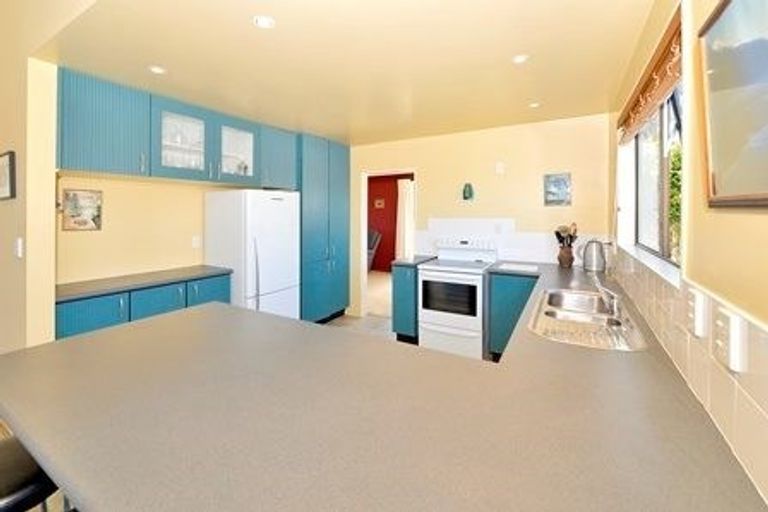 Photo of property in 12 Dominica Crescent, Grenada Village, Wellington, 6037