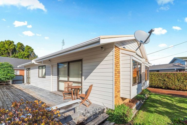Photo of property in 9 Melanie Place, Orewa, 0931