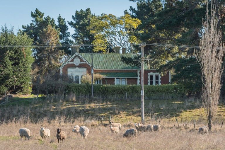 Photo of property in 362 Waimate Highway, Saint Andrews, 7988