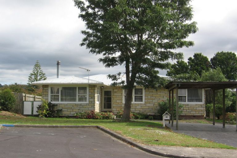 Photo of property in 23 Laura Street, Kelston, Auckland, 0602