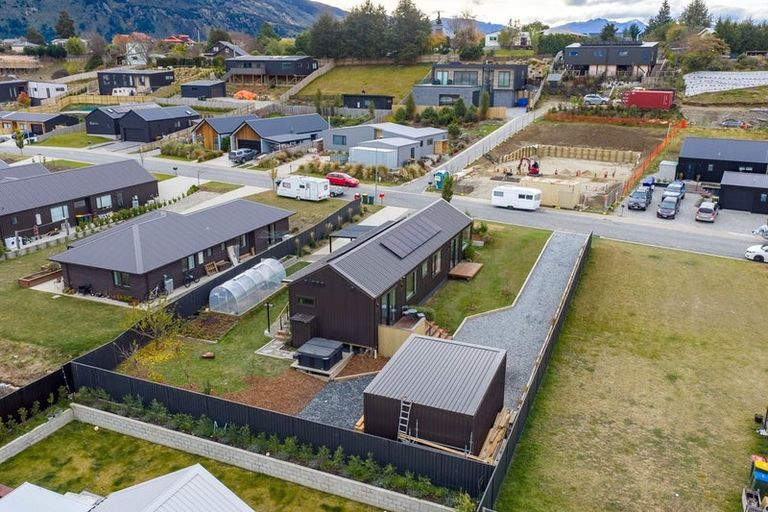 Photo of property in 14 Tomtit Crescent, Lake Hawea, 9382