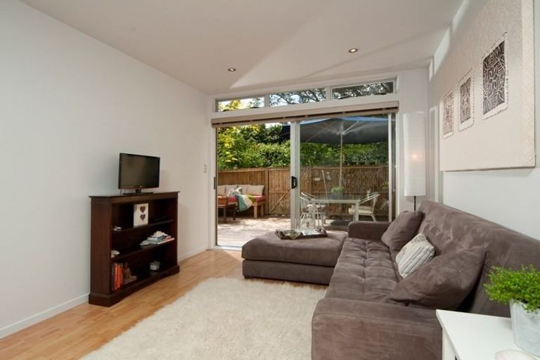 Photo of property in 3/73 Princes Street, Northcote Point, Auckland, 0627