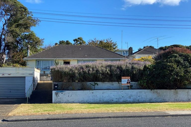 Photo of property in 23 Paritutu Road, Spotswood, New Plymouth, 4310