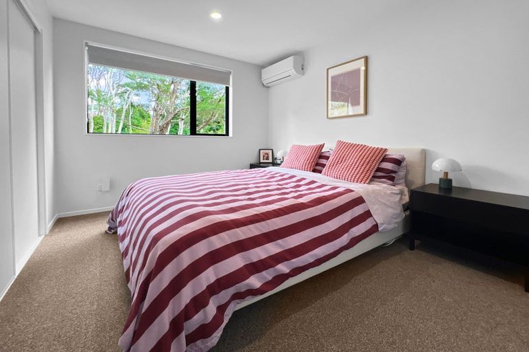 Photo of property in 31 Tokai Place, Glen Eden, Auckland, 0602
