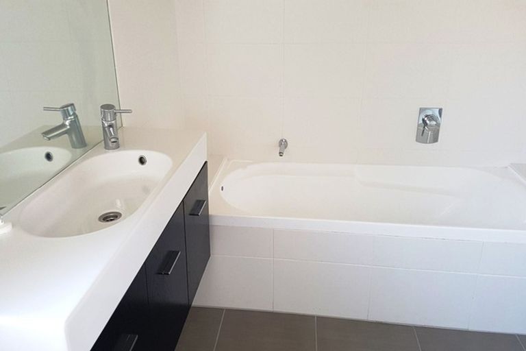 Photo of property in 10 Laurel Oak Drive, Schnapper Rock, Auckland, 0632