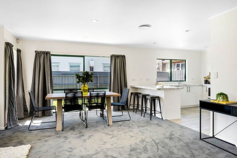 Photo of property in 3 Dover Road, Wainuiomata, Lower Hutt, 5014