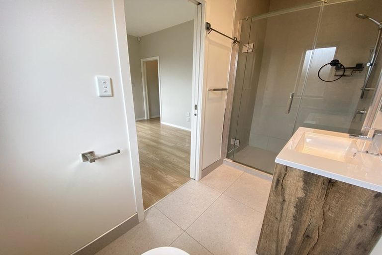 Photo of property in 5 Tawa Road, Te Atatu Peninsula, Auckland, 0610