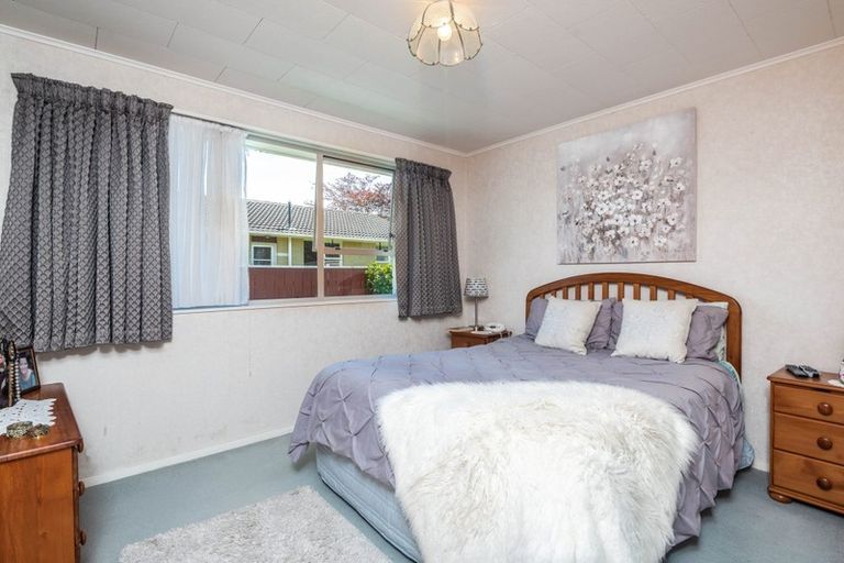 Photo of property in 13 Saint Ronans Avenue, Waterloo, Lower Hutt, 5011