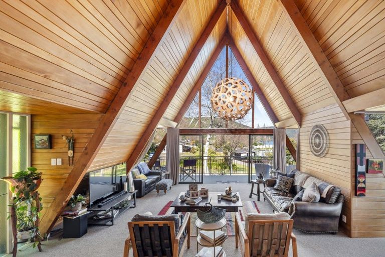 Photo of property in 28 Mata Place, Kinloch, Taupo, 3377