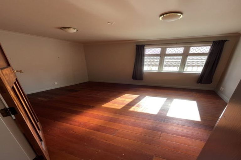 Photo of property in 12 Hargreaves Street, Mount Cook, Wellington, 6021