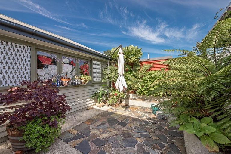 Photo of property in 22 Queen Street, Westport, 7825