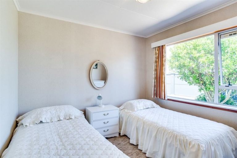 Photo of property in 42 Charles Street, Westshore, Napier, 4110