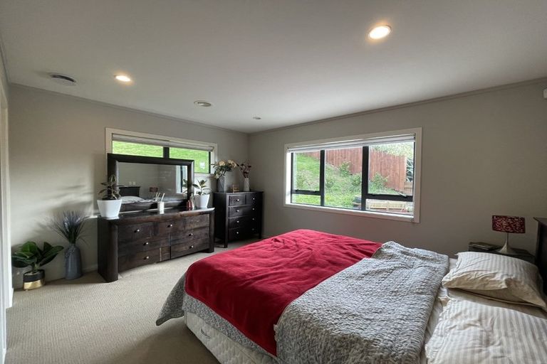 Photo of property in 60 Erlestoke Crescent, Churton Park, Wellington, 6037