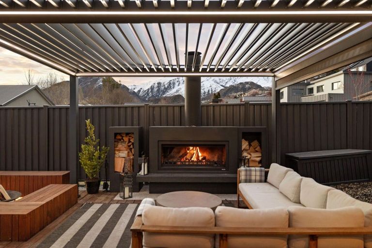 Photo of property in 3 Brodie Avenue, Arrowtown, 9302