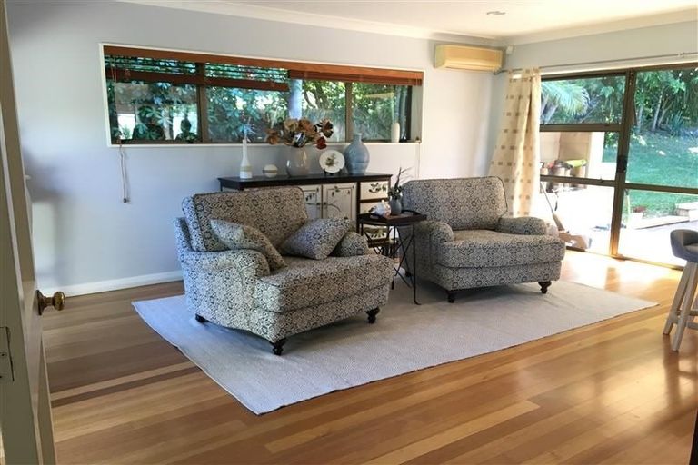 Photo of property in 5 Theodora Place, Mairangi Bay, Auckland, 0630