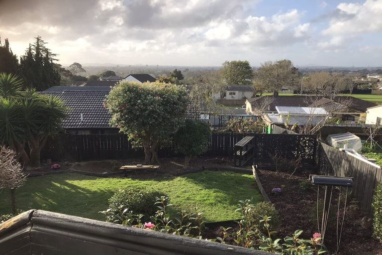 Photo of property in 2/2 Monde Place, Clover Park, Auckland, 2019