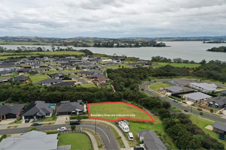 Photo of property in 8 Wheriko Avenue, Glenbrook, 2681