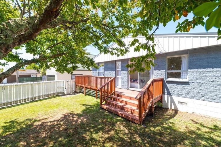 Photo of property in 1/29 Humphrey Kemp Avenue, Henderson, Auckland, 0612