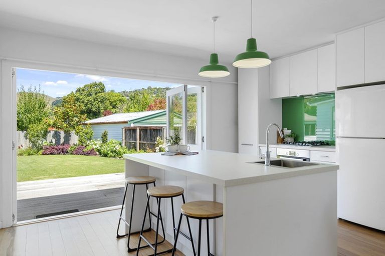 Photo of property in 63 Ngaio Street, Saint Martins, Christchurch, 8022