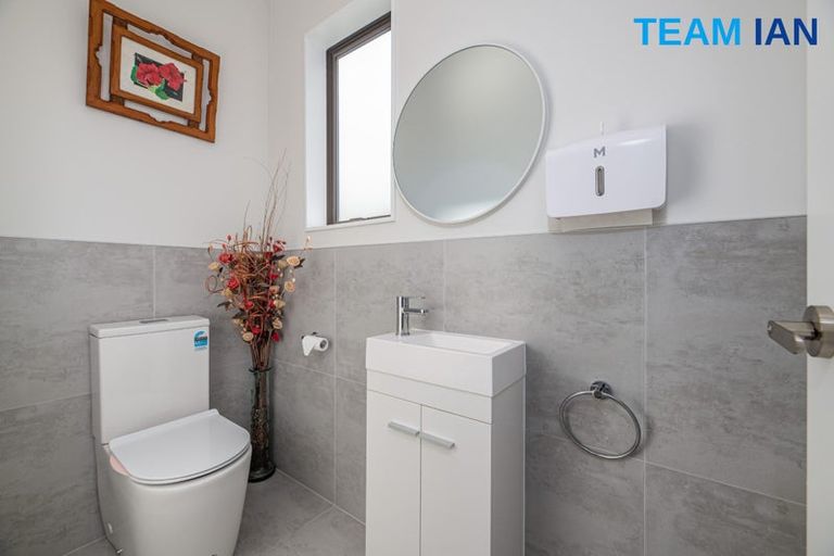 Photo of property in 73a Granville Drive, Massey, Auckland, 0614