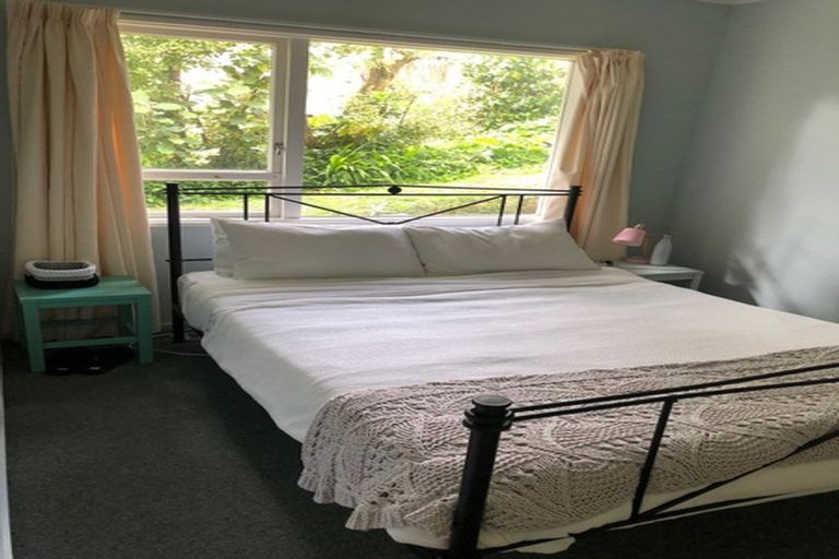 Photo of property in 2/17 Huntingdon Street, Northland, Wellington, 6012