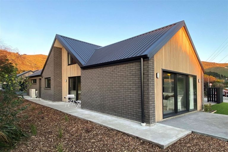 Photo of property in 1/11 Truscotts Road, Heathcote Valley, Christchurch, 8022