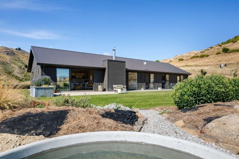 Photo of property in 236 Hawksburn Road, Nevis, Cromwell, 9384