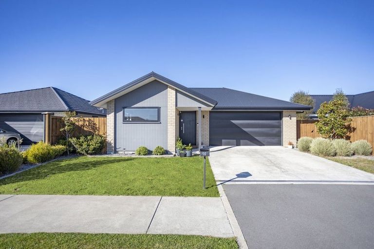 Photo of property in 14 Northmoor Boulevard, Rolleston, 7615