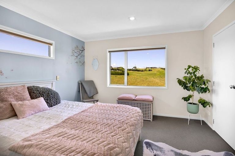 Photo of property in 40 Hobart Drive, Spotswood, New Plymouth, 4310