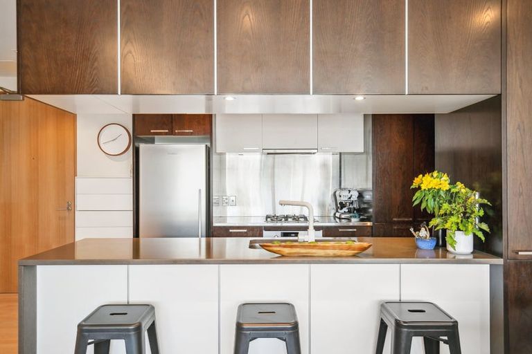 Photo of property in Chews Lane Apartments, 16c/9 Chews Lane, Wellington Central, Wellington, 6011