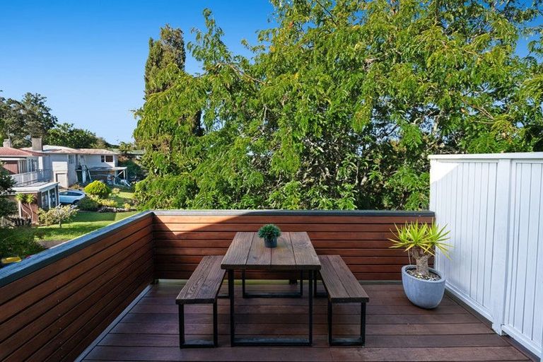 Photo of property in 1/14 Roband Avenue, Glenfield, Auckland, 0629