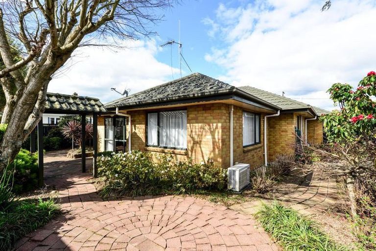 Photo of property in 61 Vardon Road, St Andrews, Hamilton, 3200