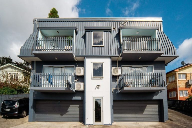 Photo of property in 4/2 Ruakiwi Road, Hamilton Lake, Hamilton, 3204