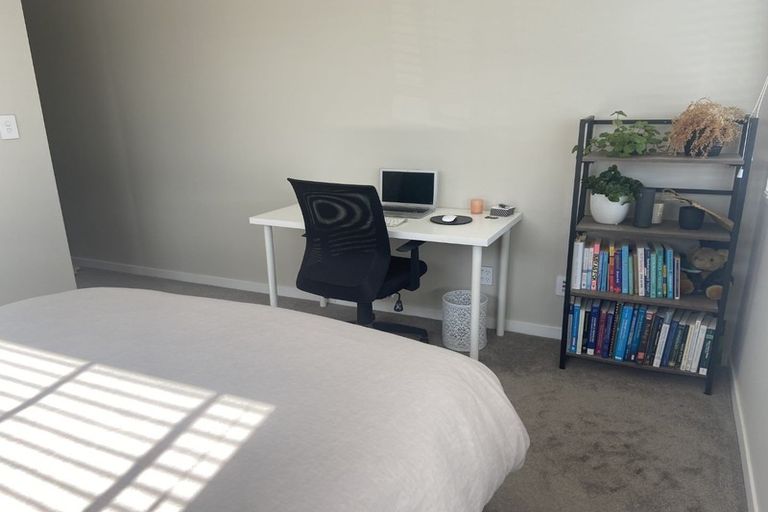 Photo of property in 5 Toanui Road, Hobsonville, Auckland, 0616