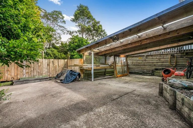 Photo of property in 81 Kemp Road, Massey, Auckland, 0614