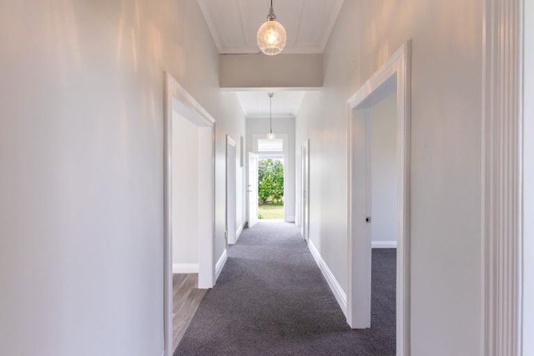 Photo of property in 37 Ross Street, Woodville, 4920