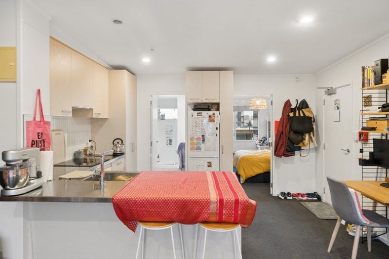 Photo of property in 10/3 Kelvin Grove, Te Aro, Wellington, 6011