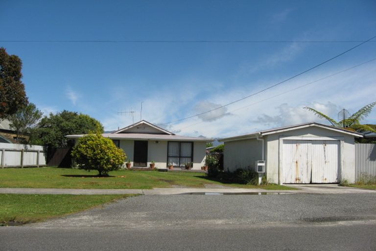 Photo of property in 20 Forbes Street, Westport, 7825