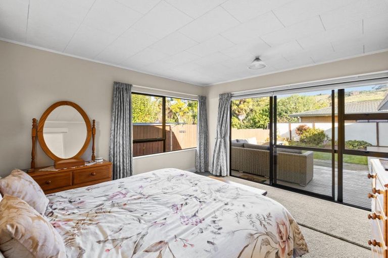 Photo of property in 6 Matthews Place, Taradale, Napier, 4112