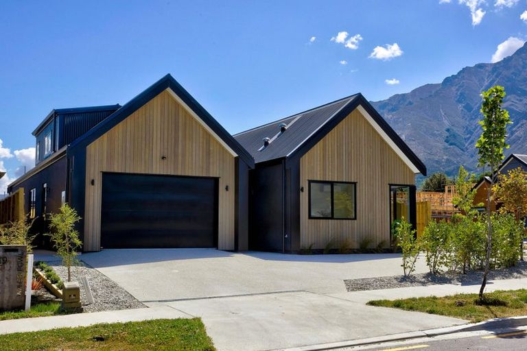 Photo of property in 21 Waterfowl Road, Jacks Point, Queenstown, 9371