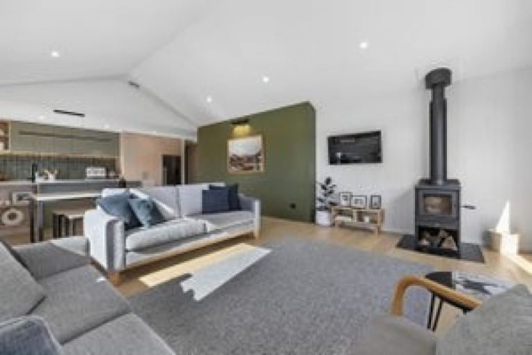 Photo of property in 52 Spur Ridge Rise, Jacks Point, 9371