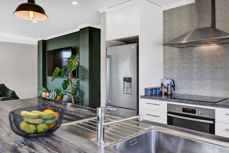 Photo of property in 2 Biron Place, Stratford, 4332