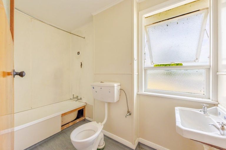 Photo of property in 804-806 Takapu Place, Camberley, Hastings, 4120