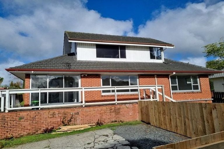 Photo of property in 43 Edmonton Road, Henderson, Auckland, 0612