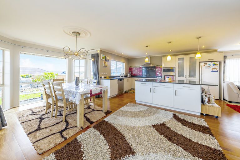 Photo of property in 19 Cairnsvale Rise, Manurewa, Auckland, 2105