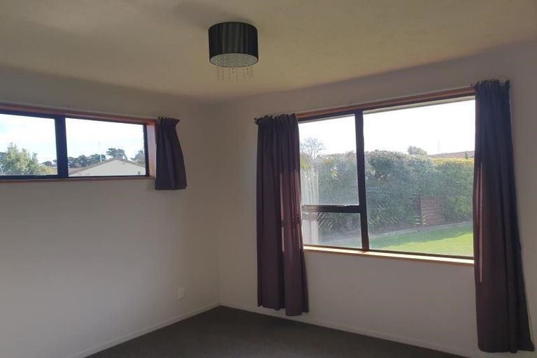 Photo of property in 8 Raymond Road, Bromley, Christchurch, 8062