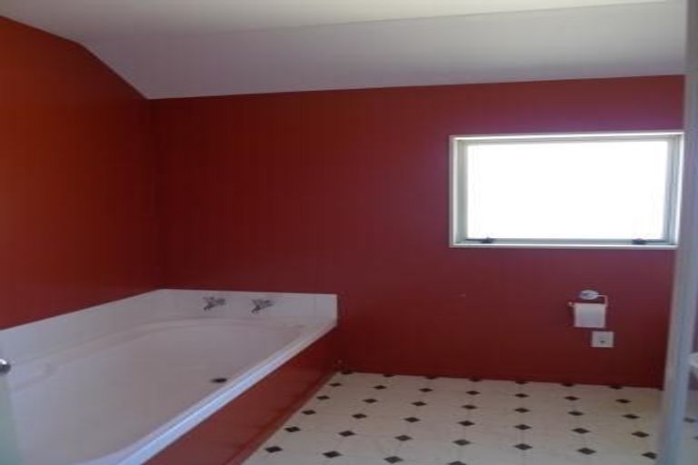 Photo of property in 1e Bould Street, Johnsonville, Wellington, 6037