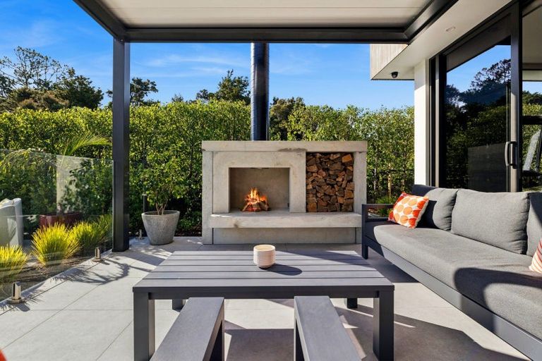 Photo of property in 29 Oscar Road, Greenhithe, Auckland, 0632
