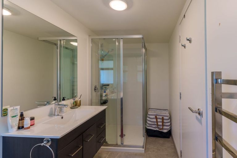 Photo of property in 16 Hidden Hills Drive, Wanaka, 9305