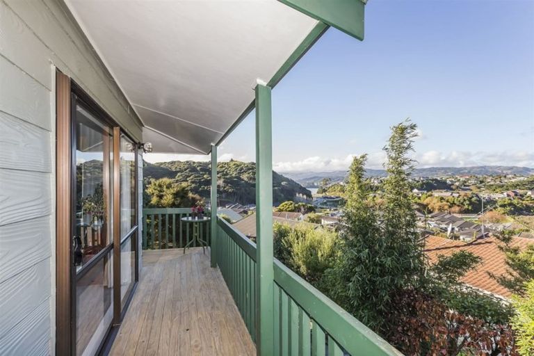 Photo of property in 22 Shackle Lane, Whitby, Porirua, 5024